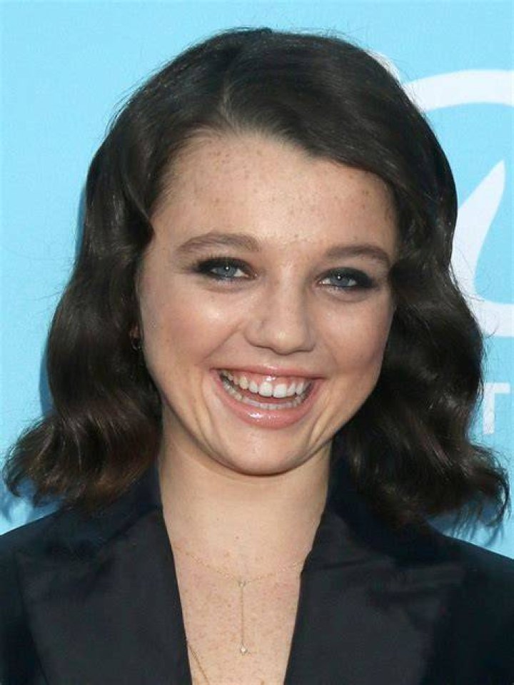 Stefania LaVie Owen